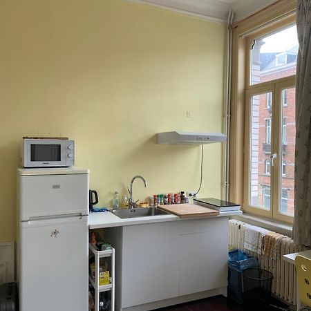 Chambre Double Dans Maison De Caractere Brussels Exterior photo